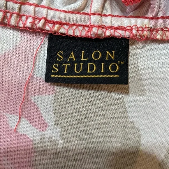 Beautiful blouse - Picture 3 of 3